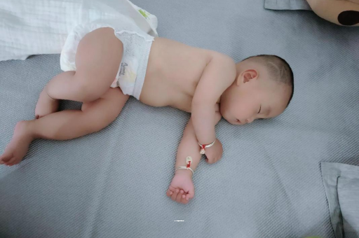 昆山几个月宝宝会抬头